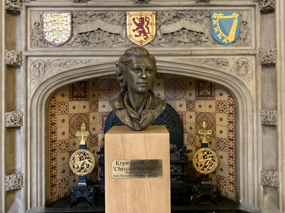Absolutely delighted that the bronze bust of Polish born Countess #KrystynaSkarbek and Britain’s first and longest serving female special agent of #WW2, created by @wolter_ian is now on display @UKParliament. Part of #PLHeritageDays. Thanks to @ognisko_polskie. 🇵🇱🇬🇧