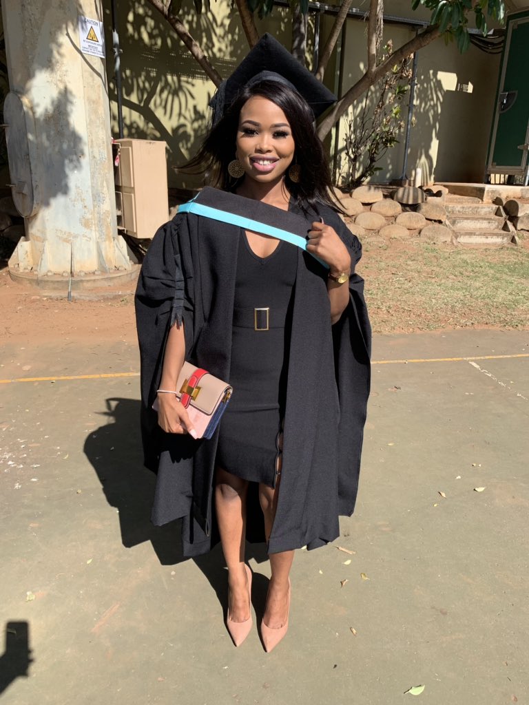 MntungwaNomzamo's tweet image. A graduate 🎓👩‍🎓
#DUTgrad19