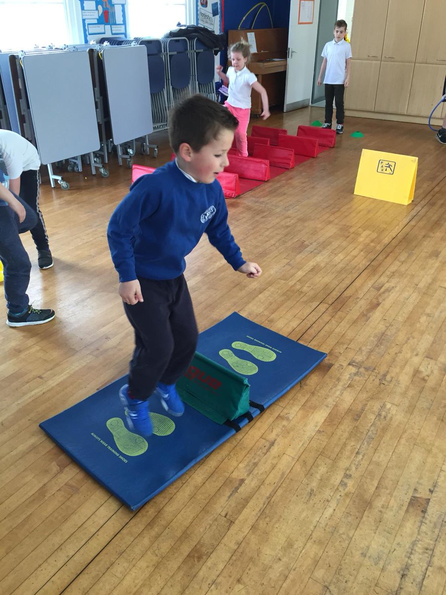 ThornhillPS1's tweet photo. We had a fabulous morning raising money for our school at our Fitness Friday sponsored event. Thank you to our parent council, @ClairePeebles1 @activestirling1 @McLarenHigh and to our families and friends who supported the event. #TPSsport https://t.co/qB6GVXKeFc