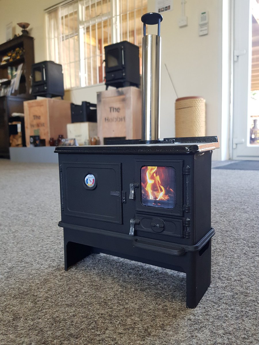 HancockStoves's tweet photo. New stove just in! Salamander Hobbit range model https://t.co/NMXAgVzpgY