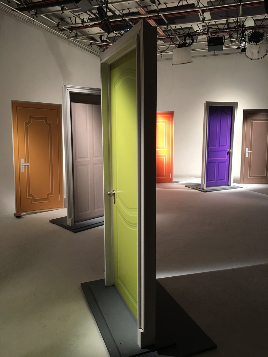 tphcanada's tweet photo. We are proud to be working with @KSAShowtime creating the unique doors used for their shoot for the @BBBSToronto Big Night Out, their annual fundraising gala #BigBrothersBigSisters #Toronto #Advertising #ThisIsPrint #Wow #Canada https://t.co/Etbs43gWqZ