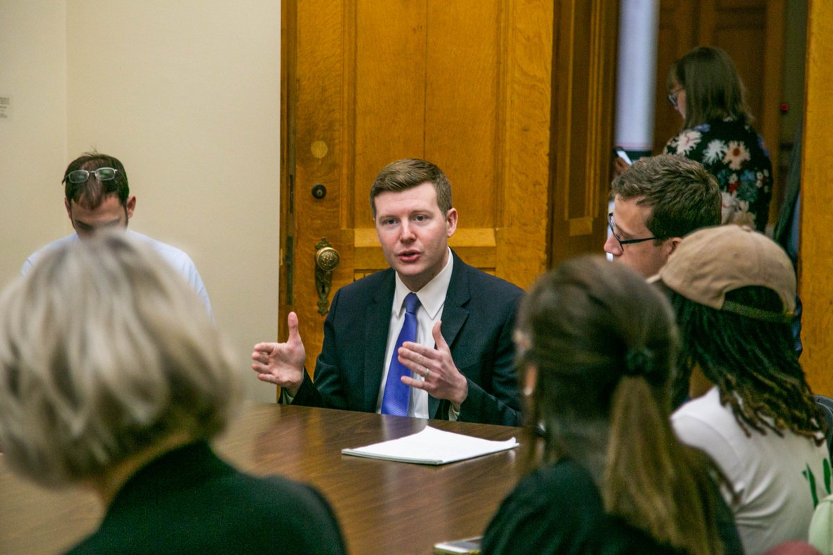 SeanScanlonCT's tweet photo. Small businesses are the backbone of our economy and they are getting crushed by the rising cost of health insurance. Joined small biz owners from across CT this morning to talk about why a #CTPublicOption would help them and their employees https://t.co/ndXXQoWyY3