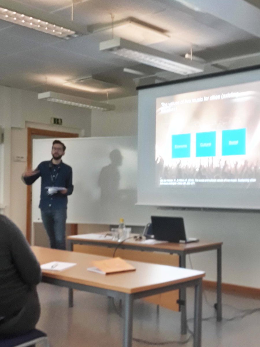 .@arnovdhoeven presenting his paper The values of live music in urban development: the case of Rotterdam with <a href="/erikhitters/">Erik Hitters</a> at Geomedia conference 2019