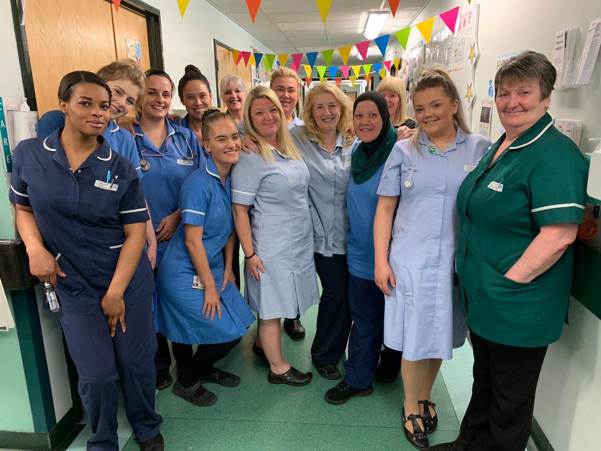 WardL2SRFT's tweet photo. Here on L2 our team are celebrating in style as always! Happy Nurses Day to everyone @SalfordRoyalNHS 🎊👩🏽‍⚕️💕🎉! https://t.co/4S4gFLTNwc