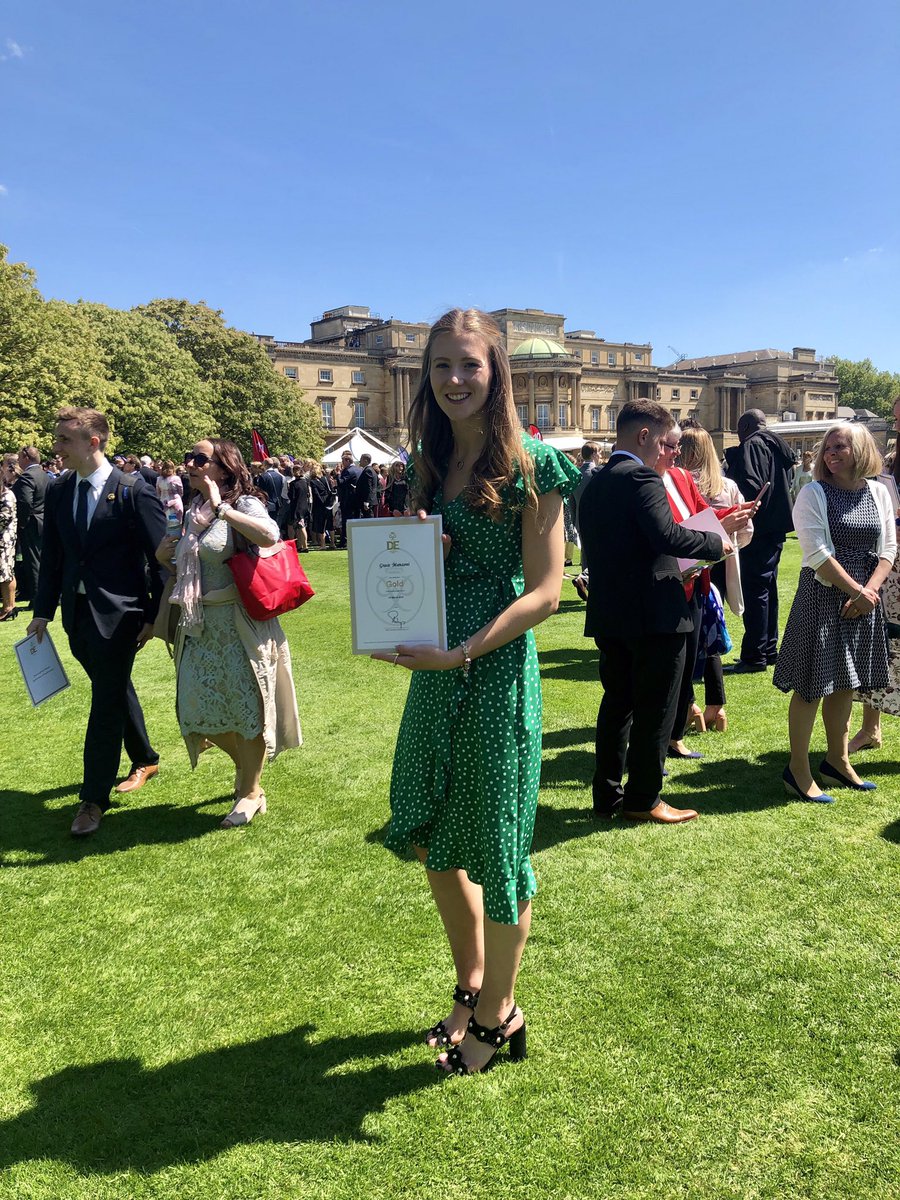 What a beautiful day to get to go to the palace to recieve your Gold DofE award! Congratulations Grace, and good luck with your upcoming A levels! @DofE @PrincipalSHS @SHSNightingale @SHS6th #golddofe