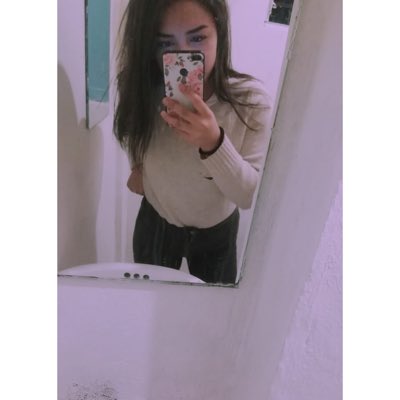 Danii170402's tweet photo. #NuevaFotoDePerfil
#sigueme 
#FelizLunes 
Denle amor .😇✨💕🥺 https://t.co/CCpja7ZZLr