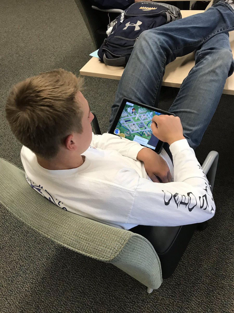 HartmanPete's tweet image. S’s getting some serious business accomplished acting as President while playing @icivics “Executive Command”! 👏🏼🏛🇺🇸
#ConstitutionalPowers