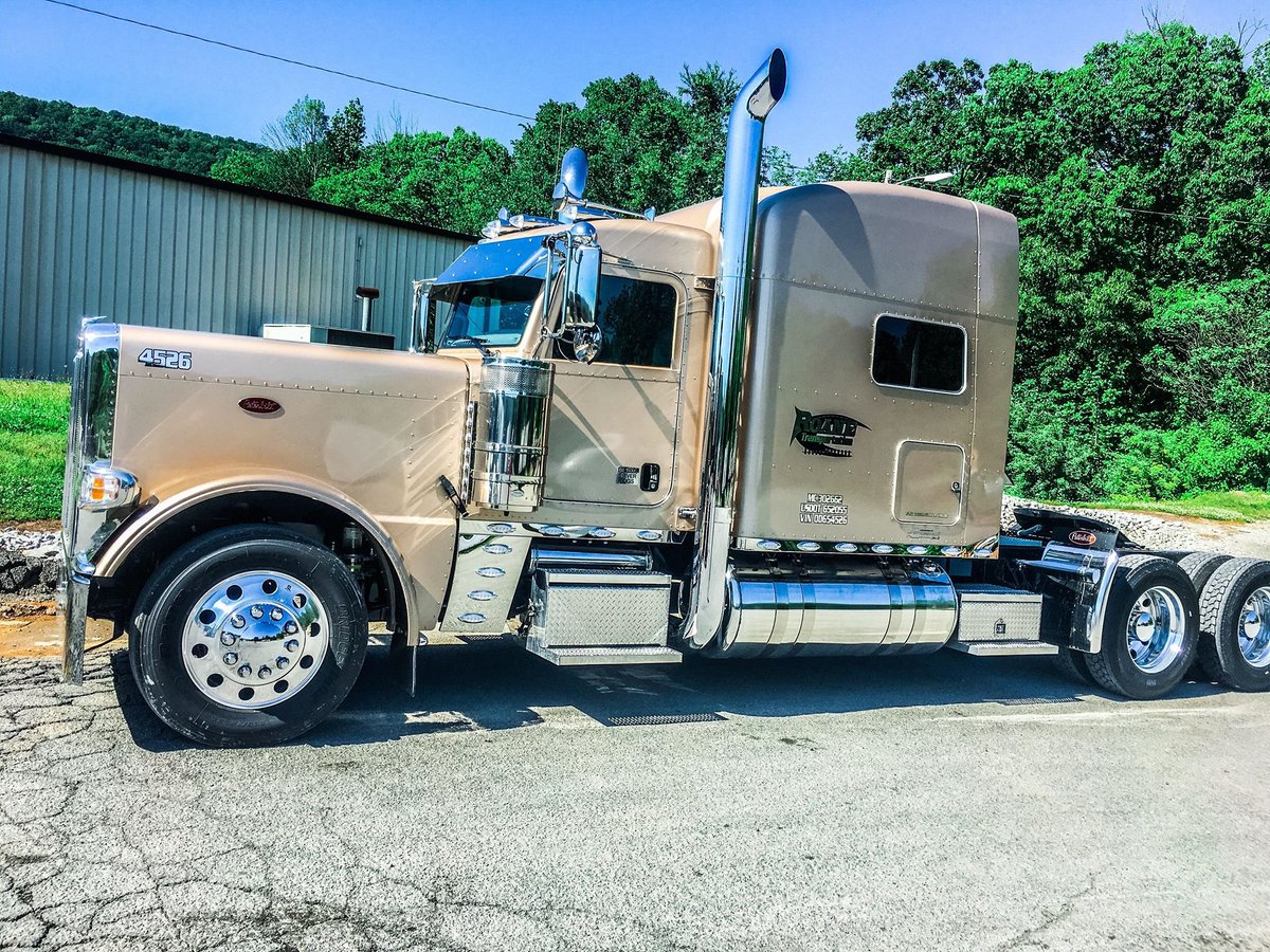 RoaneTransport's tweet photo. Today is Larry Hankins' 6 year anniversary with Roane Transportation! Today is also the day he is getting this beautiful champagne colored Peterbilt! Have a great day Larry and enjoy your new truck, you've earned it! ππ #Peterbilt #FlatbedDriver #OTR #Trucking #MondayMotivation https://t.co/EEaqcmBvt7