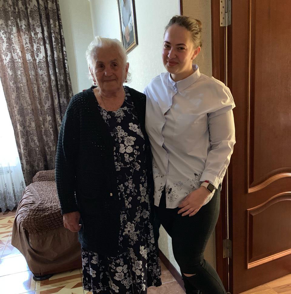 zhigolo-v-gostyah-u-pozhilih-foto