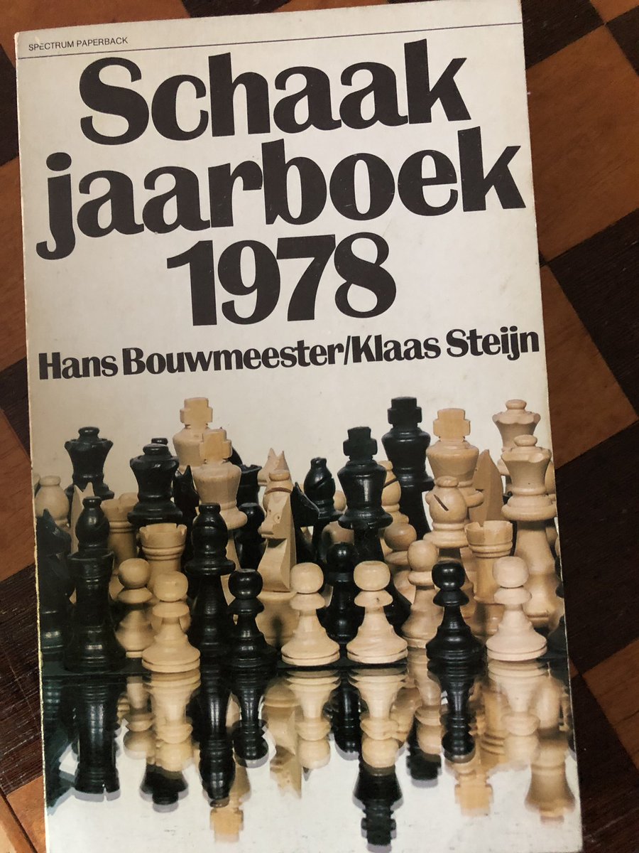 Zoontje is gek op schaken en is op zoek naar dit (type) boek uit andere jaren. Iemand een idee hoe ik daar aan kan komen? Dank!