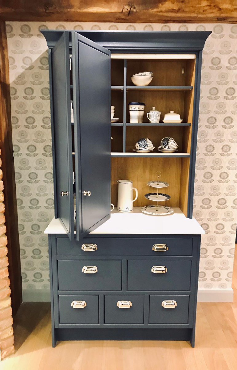 GalleryKitchen's tweet image. Fantastic storage #morestorage #cornersolution #kitchens #paintedkitchens