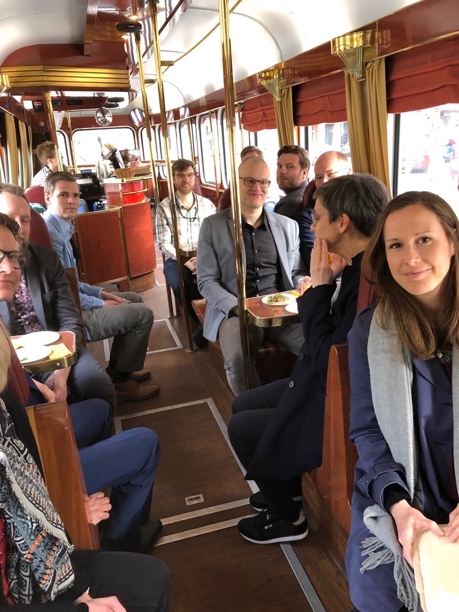RomanainenMaisa's tweet photo. Tampereen raitiotietiimi sporamatkalla - huippujengillä uutta kohden #VRmatkalla https://t.co/a6aEtBxXcB