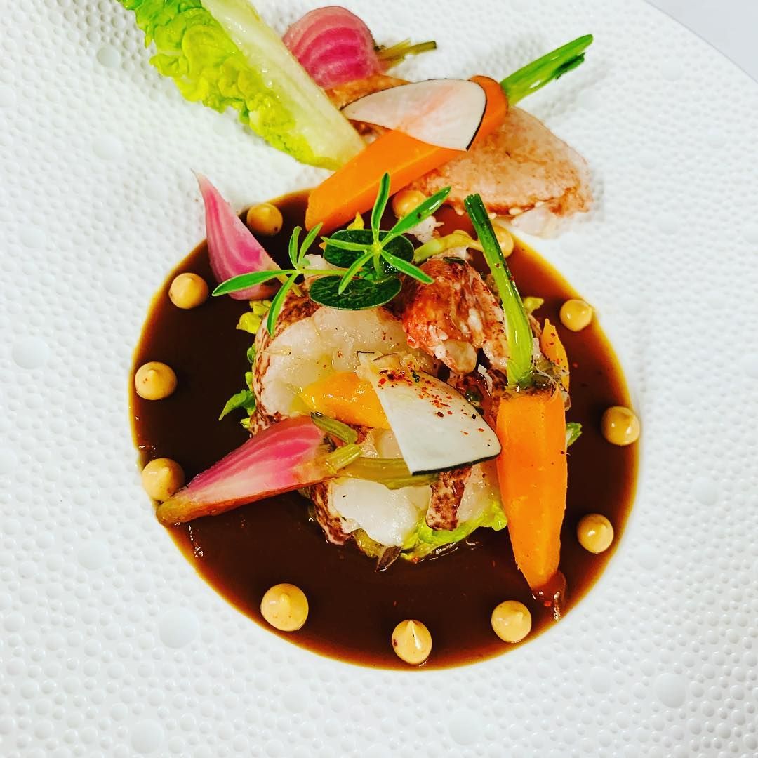 EditionsLebey's tweet photo. Des couleurs et du goût, voilà les secrets de la cuisine créative de Kevin Kowal au restaurant l'Inédit! Ici sa version du homard breton.
(📷 @ kevr8 )
L'inédit
https://t.co/tgnAnRuej1
#linedit #restaurantPringy #pringy #homard #homardbreton https://t.co/8zOhraUIjZ