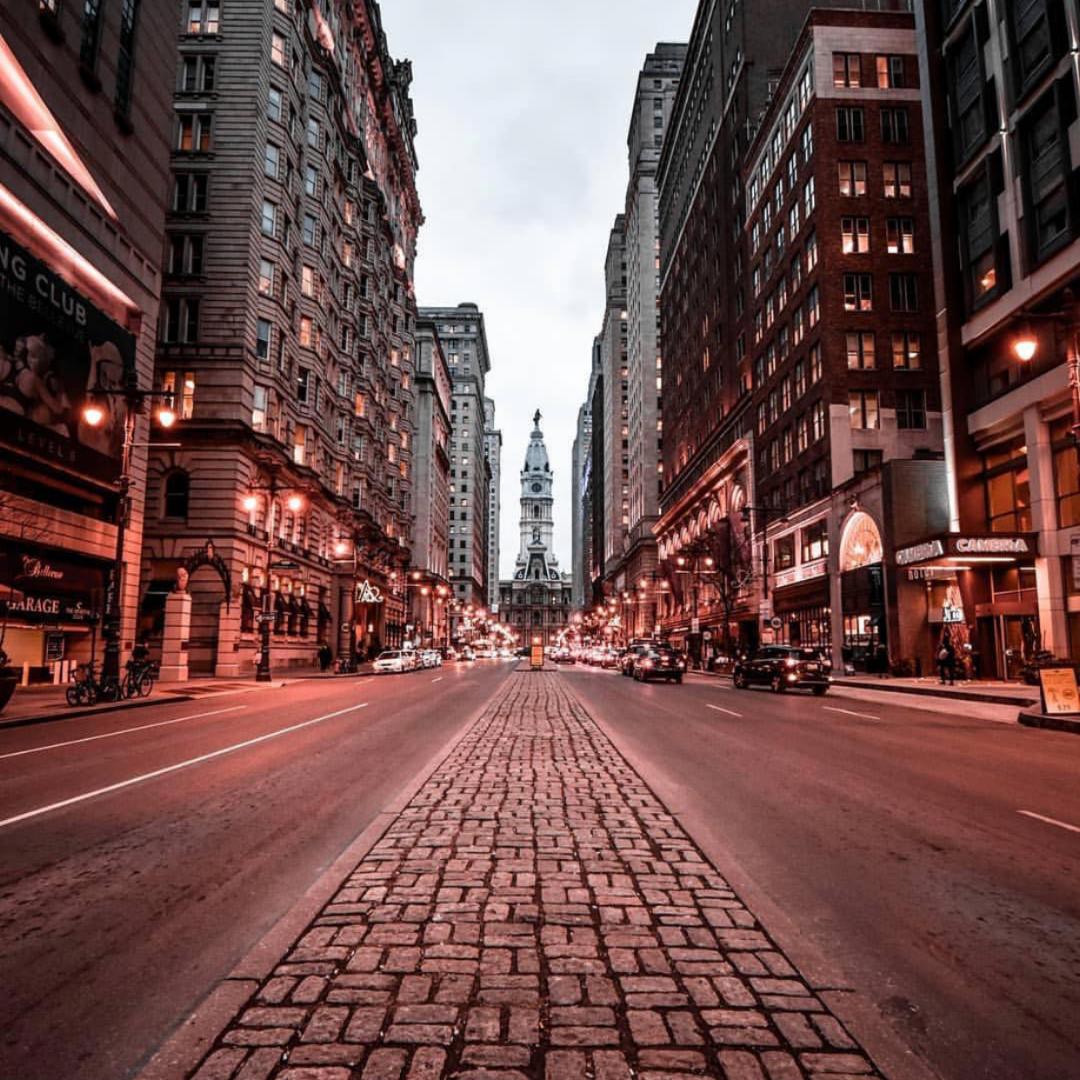 Did you really visit Philly if you didn't snap a classic City Hall pic 🤔
📸 Photo Credit: ryan.mohl
.
.
.
#philly #philadelphia #phillyprimeshots #igers_philly #peopledelphia #phillybusiness #explorephilly #visitphilly #howphillyseesphilly #phillypulse #instaphilly  #phillygram