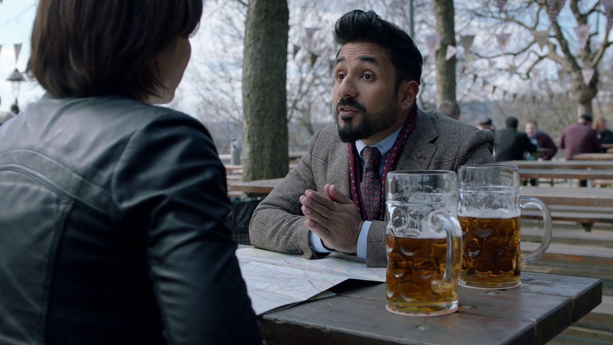 densikensi's tweet photo. Me explaining to everyone how VITAL it is that we #SaveWhiskeyCavalier This show is IMPORTANT. EVERYONE KEEP TWEETING!!! 🖤🖤🥃 #RenewWhiskeyCavalier #WhiskeyCavalier https://t.co/Xy1Kl7txf0