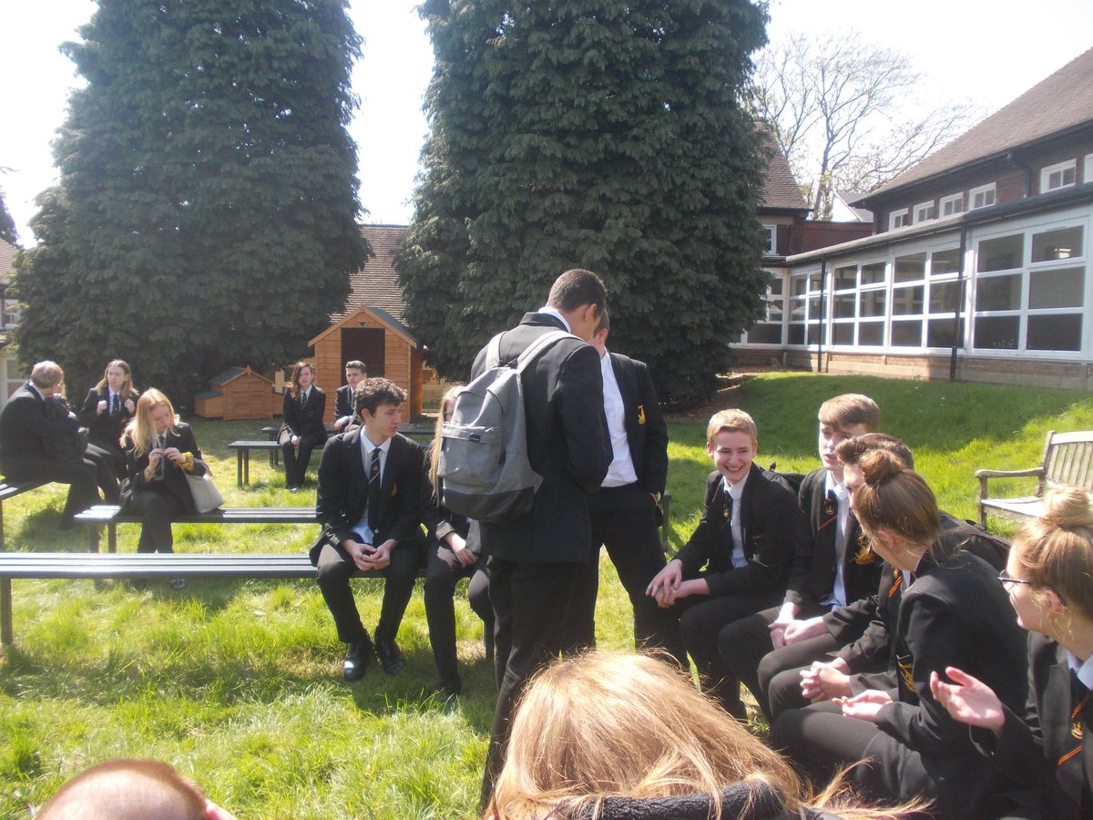 KingsmeadOnline's tweet image. Chill out time with the Kingsmead lambs for Year 11 students who have just sat their first exam.  #destress  #calminginfluence  #kingsmeadfarm #mentalhealthawarenessweek2019 #resilient #mindful
