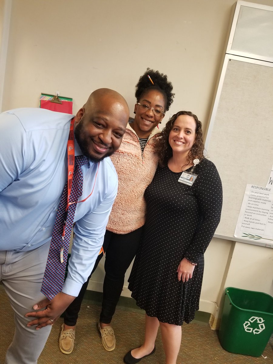 Rosemary_Edu's tweet image. Talking strategy and innovation at Harwell this AM. Amazing this are coming with this school&apos;s Vision2020 program next school year! 
 @MrADLewis
@IamCPS #CPSandMe #CPS_ETT