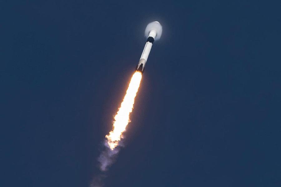 ExploreSpaceKSC's tweet photo. Launch Alert 🚨 SpaceX is targeting Wednesday, May 15 at 10:30 p.m. EDT for the #Falcon9 #Starlink mission.

Launch viewing opportunities for Starlink are now available for the LC-39 Observation Gantry. Get yours at https://t.co/iM3fQToyMP. https://t.co/TJ7mACgIKA