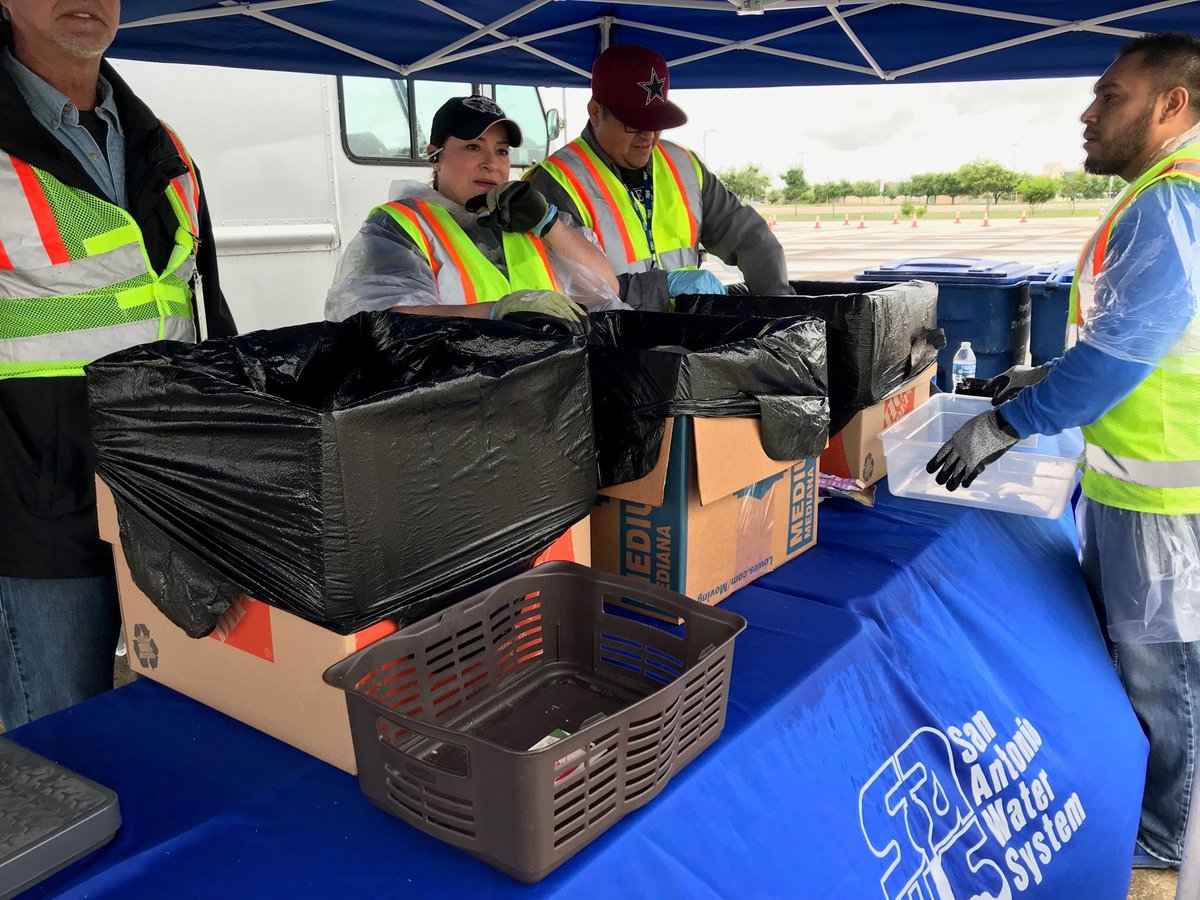 AlamoAreaCOG's tweet photo. 31st #MedDropSa results are in 💊 a total of 2,579 lbs were collected. The total poundage collected to date is 56,501 lbs. @MySAWS @SASOLIDWASTE https://t.co/5eOpq5kP17