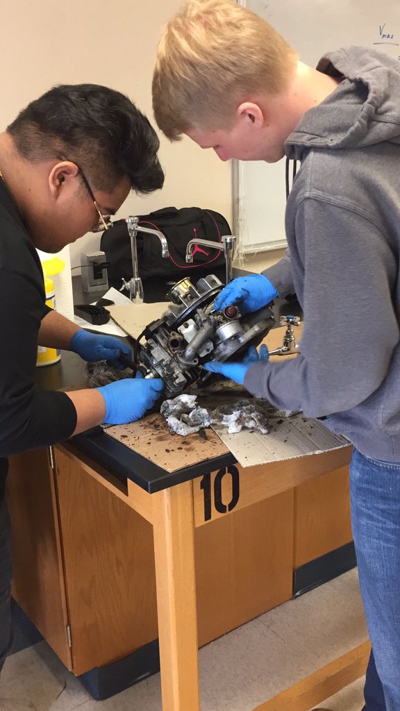 ScottCzermak's tweet photo. More with AP Physics 1 and internal combustion engines https://t.co/Mj60SOADMj
