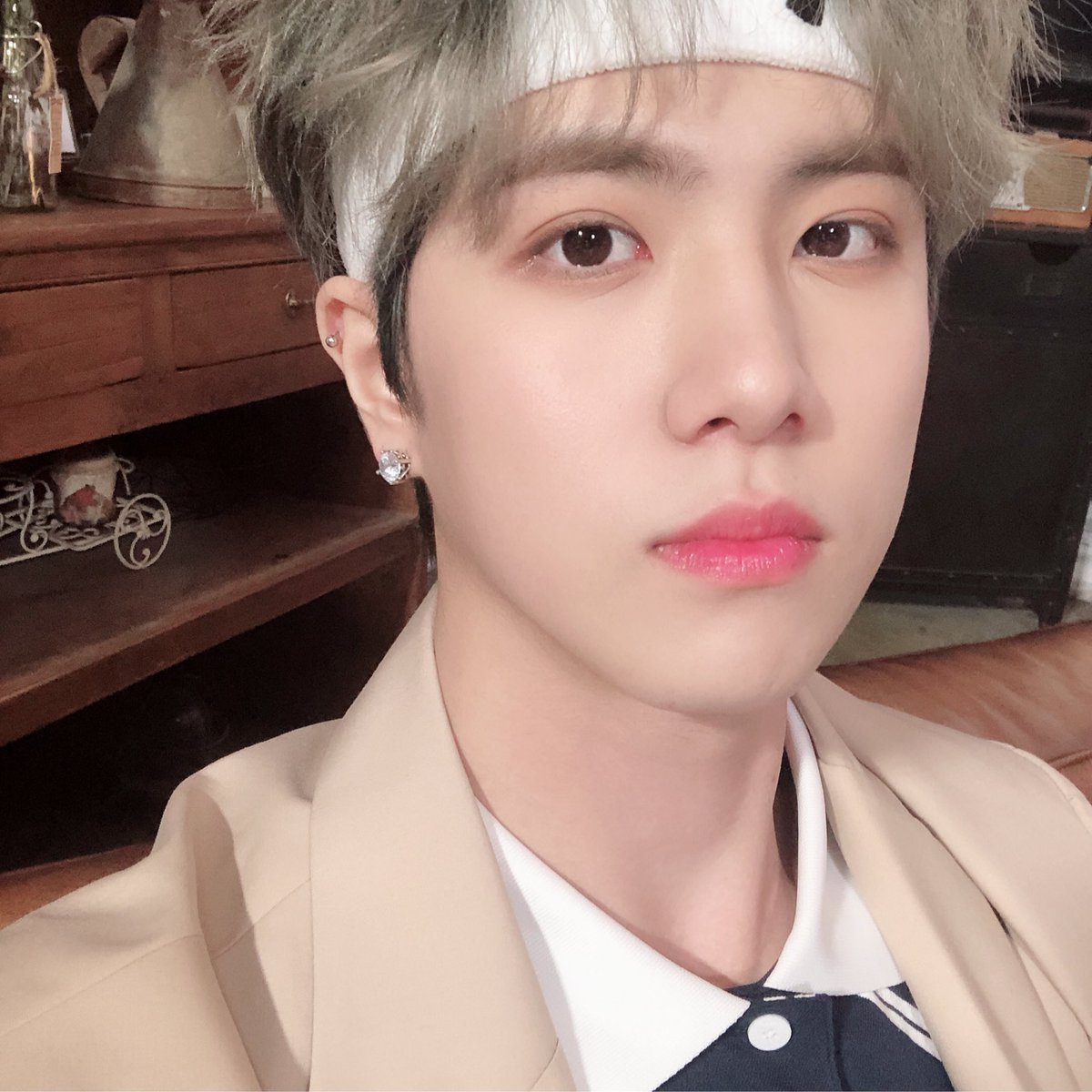 KDH_official's tweet photo. 유연성이 0인 동한이가 뷰티천재 운동에이스가 될 때까지😻
포켓남의 캐리어가 가득 차는 날까지🧰 뷰티룸을 함께해주세요! 오늘도 동한데이가 월요병을 해결해드렸기를 바랍니다😴

#김동한 #KIMDONGHAN #D_HOURS_AM_703 #FOCUS https://t.co/P7AFcUJPJC
