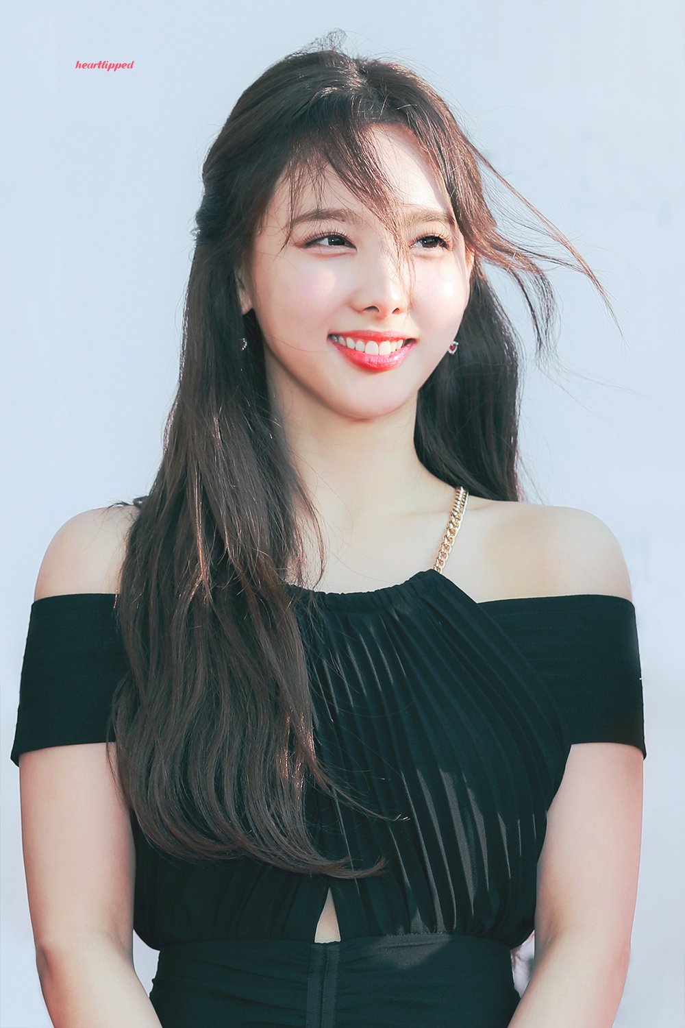 D6dP31xUEAI32M8.jpg:orig