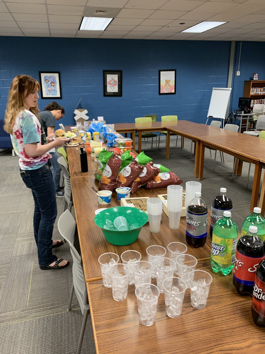 RicheyRebecca1's tweet photo. Continuing Teacher Appreciation Week on this Monday! We have our grill master at work! Thanks to all that made us feel special all week last week!
#SMSTAW @WeAreSMSpartans @SMSVaPrincipal @RicheyRebecca1 https://t.co/xi1FQIzLk3
