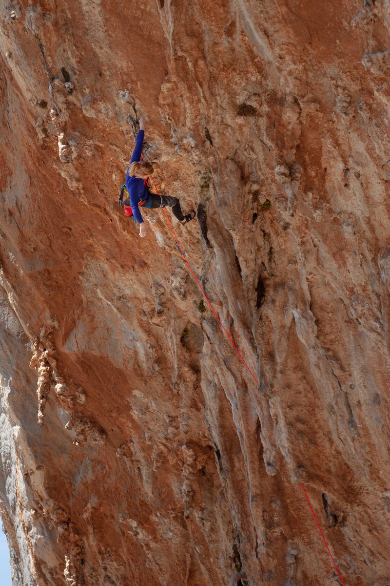 A few weeks ago I was lucky enough to go climbing in Kalymnos... a trip that I booked while my arm was still in cast. I've written a few words about the trip and coming back to climbing after injury, link below:

minalesliewujastyk.com/kalymnos-retur…

Photo: Frann Barker
<a href="/Arcteryx/">Arc'teryx</a> <a href="/fivetenuk/">Five Ten</a>