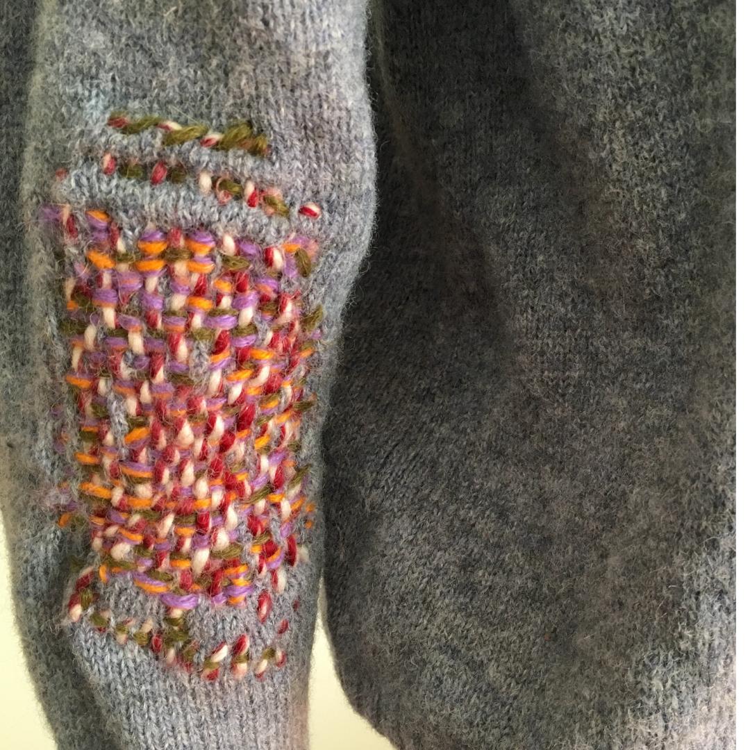 gabsagar's tweet photo. The Art of repair!I really wanted to try this Japanese technique of embroidery,the art of beautifying a hole.This was my dad’s wool jersey,I gave him a color touch
#Sashiko #comtemporarysewing #japanesesewing #sewing #wool #WOW #artisan #naturalfibers #sostenibledesign #repair https://t.co/fEYV9IfloX