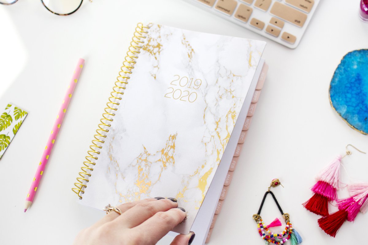 bloomplanners's tweet photo. It's time for another Monday #Giveaway 😍🎉

To Enter:
1. Follow @bloomplanners 
2. RT this post!
3. Respond how you're feeling about this week using only emojis! 

Winner will receive a 2019-2020 Marble Planner. Winner announced 5/15 🥰💕 https://t.co/H6m16GljFl