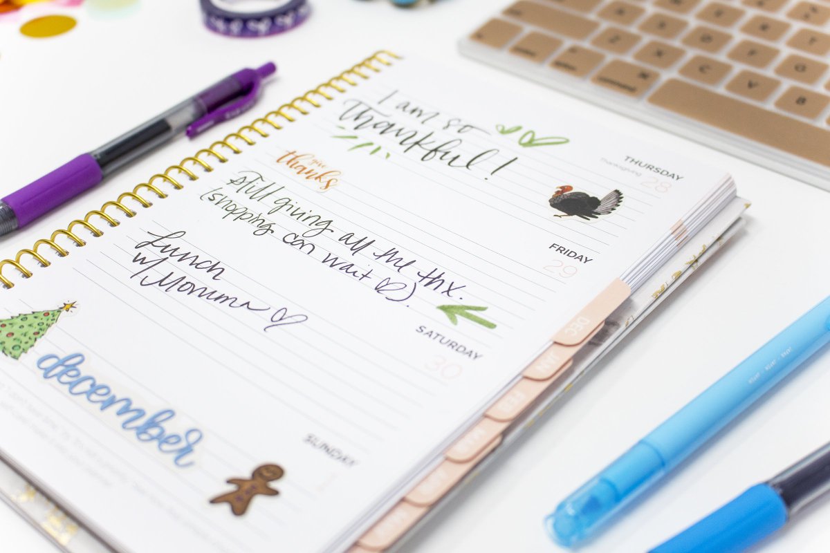 bloomplanners's tweet photo. It's time for another Monday #Giveaway 😍🎉

To Enter:
1. Follow @bloomplanners 
2. RT this post!
3. Respond how you're feeling about this week using only emojis! 

Winner will receive a 2019-2020 Marble Planner. Winner announced 5/15 🥰💕 https://t.co/H6m16GljFl