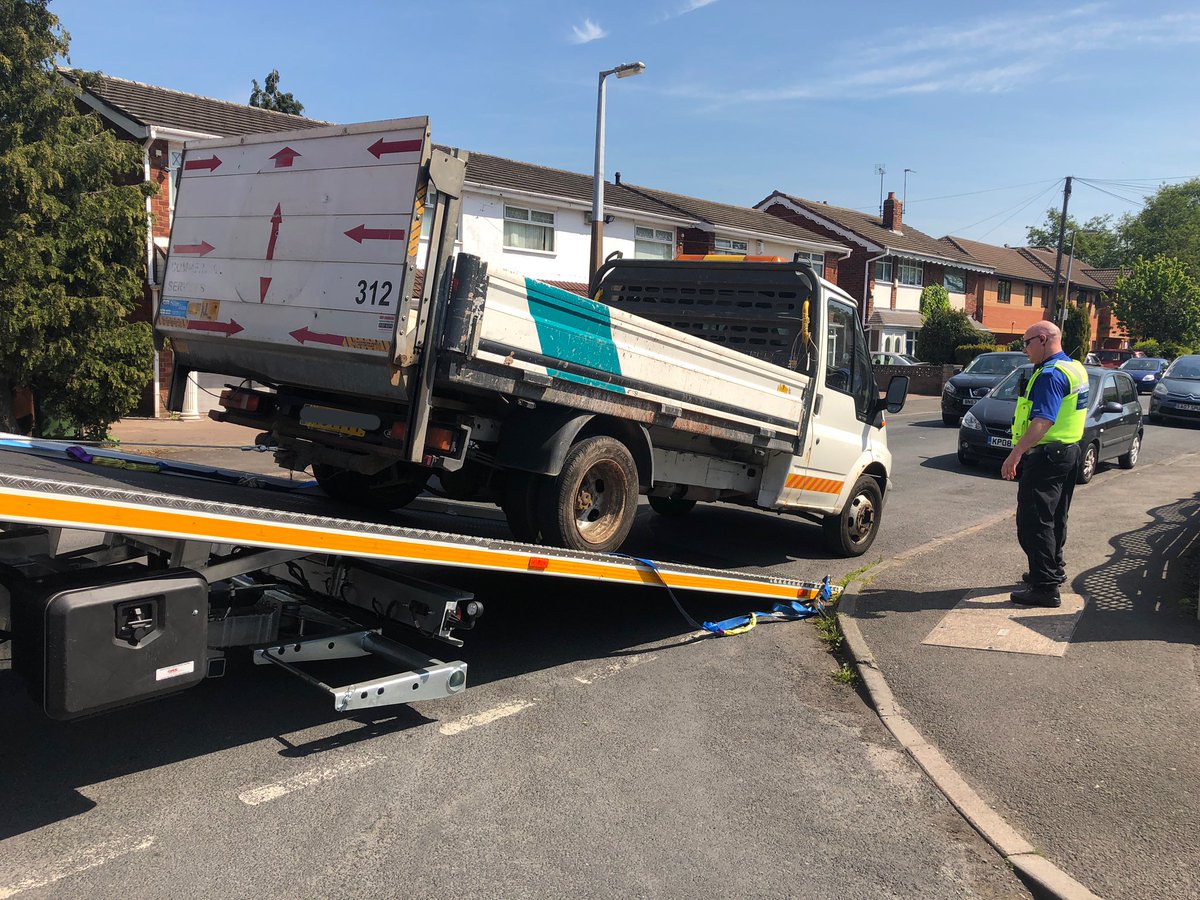 WednesfieldWMP's tweet photo. It’s not a good day to be a Ford Transit in Wednesfield 🤦‍♂️ We have had two away today for being untaxed. The 2nd also had a range of other issues including no insurance and MOT! Check your vehicle is taxed using this link https://t.co/L2NUs1b9Av https://t.co/6OKmDpvqPa