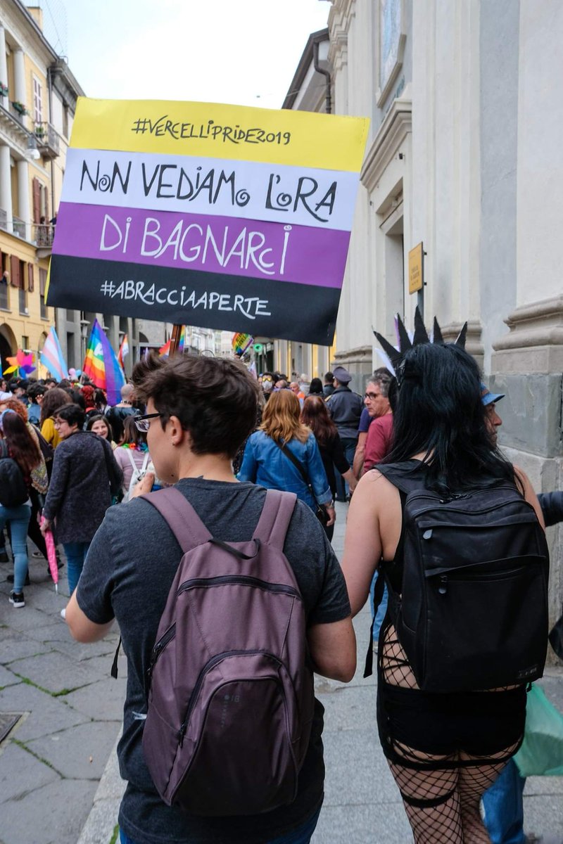 nonbinarytorino's tweet photo. π¦π¦π¦
Foto di Simone Manzocchi
https://t.co/VVU6DNdlhL
π©π©π©
#vercellipride #vercellipride2019 #piemontepride #piemontepride2019 #ondapride2019 #abracciaaperte #fuoridaibinari #fuoridaibinaritorino #LGBTQ #nonbinary #nonbinaryitalia #trans #transtorino #transitalia #transpride https://t.co/3K4KlDsgYc