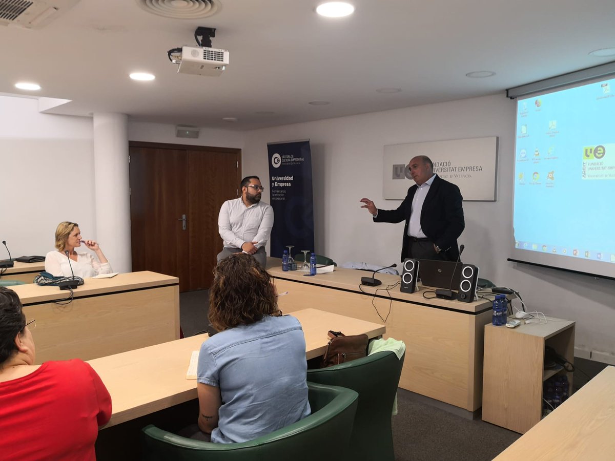 CatedraCe's tweet photo. Hoy en nuestro programa #Mentoring hablamos de financiación de la mano de Vicente Llácer, Grupo Ática, y Ángel Buigues, @BStartup 
#CatedraCE https://t.co/9ijj73YyXP