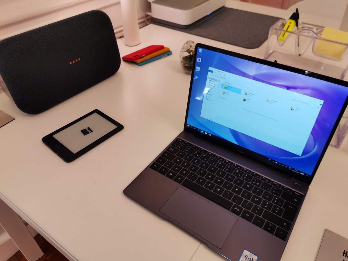 Fnac's tweet photo. 💻 Restez connectés grâce aux @HuaweiFr MateBook 13, #GoogleHomeMax et @Kobo_FR 😄 #FuturFnacDarty >> https://t.co/aT5KCrluKu, https://t.co/gDnm1ESVoQ, https://t.co/SXaNIP2Ghh https://t.co/Y9RcOjKT2a