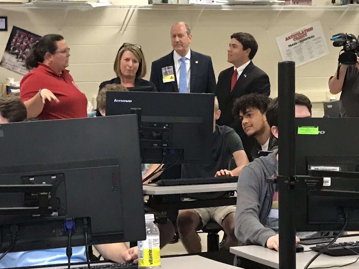 .<a href="/MarkRJohnsonNC/">Mark Johnson</a> is visiting one of  our Corning STEM Teacher of the Year recipients <a href="/PorterRidgeHSNC/">Porter Ridge High School</a> and learning more about what Ss are working on in this Drafting class. #TeamUCPS <a href="/AGHoulihan/">Andrew G. Houlihan</a>