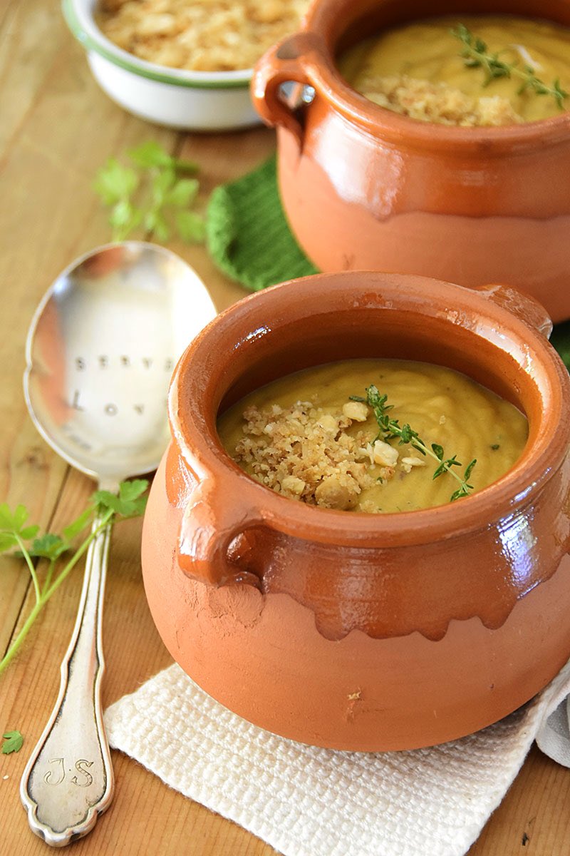 chez_by's tweet photo. Nueva receta 🌟 #Cookexpert 
Crema de calabaza con crumble de avellanas y parmesano.
#sinlacteos 
https://t.co/XgGJEHb9XP https://t.co/3GelVEQVbR