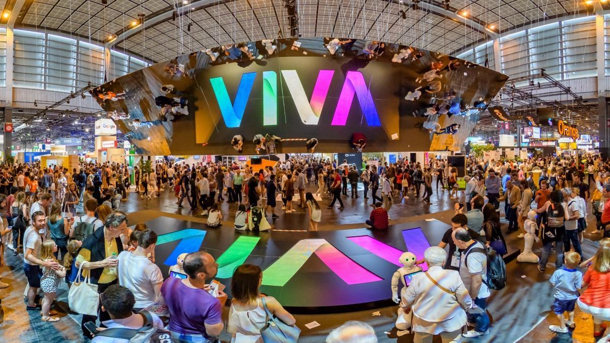 LCI's tweet photo. #VivaTech 2019 : horaires, lieux, tarifs… Toutes les infos pratiques sur le salon des nouvelles technologies https://t.co/VDy4ngLbTl https://t.co/5EOaH8Dpcf