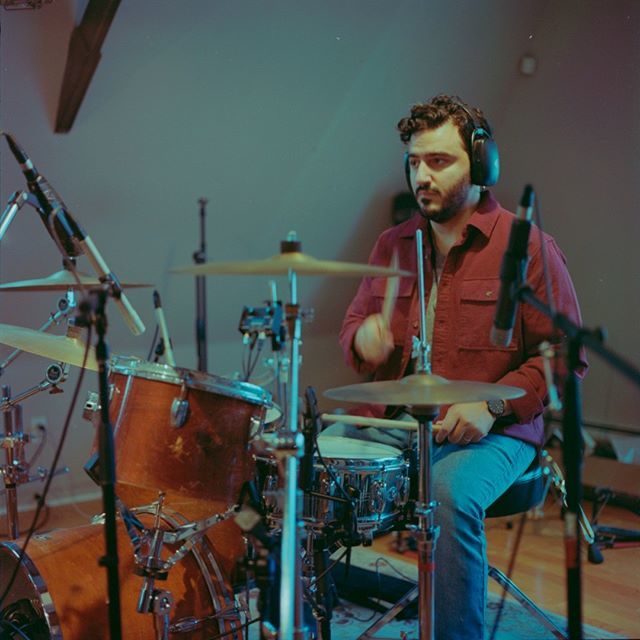 Wild Americans (@wildamericans) on Twitter photo 'Recording'
Music is coming along sounding great, thanks to the tracking we did at <a href="/portraitrs/">RS Portrait</a> with <a href="/johnny5isalive_/">Jonathon Sutcliffe</a> . Preview in story.
photo credit: <a href="/frankmilea/">Frank Milea</a> .
.
.
.
.
.
.
.
.
.
#music #studio #recording #drums #slingerland # 1970s #hassleblad #wi… bit.ly/2VnAZ2y 'Recording'
Music is coming along sounding great, thanks to the tracking we did at <a href="/portraitrs/">RS Portrait</a> with <a href="/johnny5isalive_/">Jonathon Sutcliffe</a> . Preview in story.
photo credit: <a href="/frankmilea/">Frank Milea</a> .
.
.
.
.
.
.
.
.
.
#music #studio #recording #drums #slingerland # 1970s #hassleblad #wi… bit.ly/2VnAZ2y