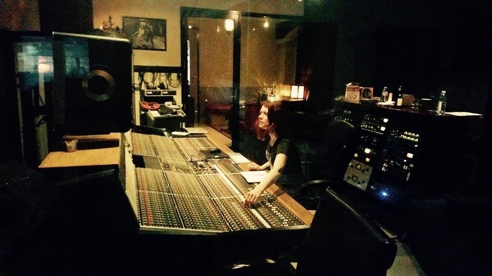 Applications are open for Producers Lounge, a new program for female/non-binary record producers, engineers &amp; beat-makers in B.C. Learn more here - bit.ly/2vSxDKD
#musicproduction #womeninmusic