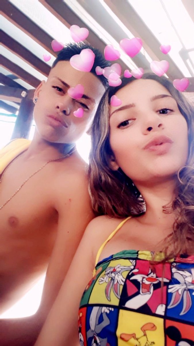 NovinhaVera's tweet photo. Eu descobri que ao seu lado eu sou a pessoa mais feliz do mundo.. te amo 😍❤ https://t.co/DdXsQjuFFc
