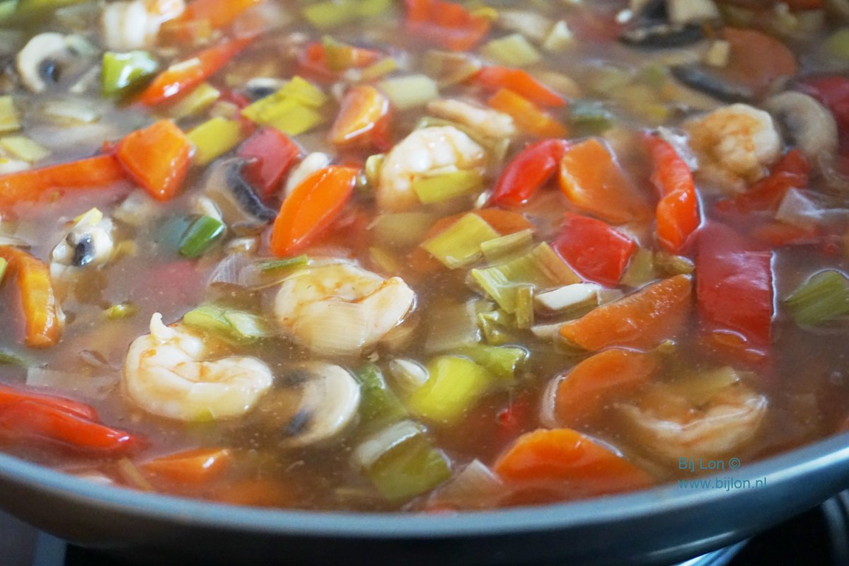 Nu online: Chinese #Groenteschotel met #Garnalen. Kijk snel op bijlon.nl #watetenwevandaag