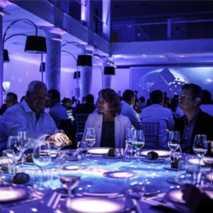 Иммерсивный ресторан в москве красота. Ужин шоу. Иммерсивный шоу ужин. Иммерсивный ужин. Иммерсивный ужин.