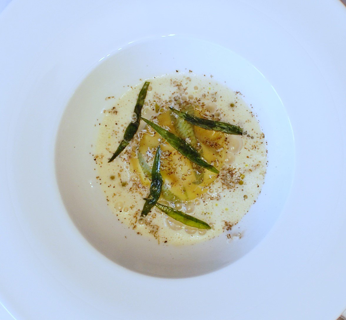 FoieRoyale's tweet photo. Chef @TomBrowningChef from @Lewtrenchard presenting Foie Royal and Confit Chicken Raviolo, Tarragon, Truffle #Recipeoftheweek #Chef #Foieroyale #TruelyEthical #Noforcefeeding
Please see link for recipe: https://t.co/vykWeXlEOL…/ https://t.co/S0V8JqHhNe