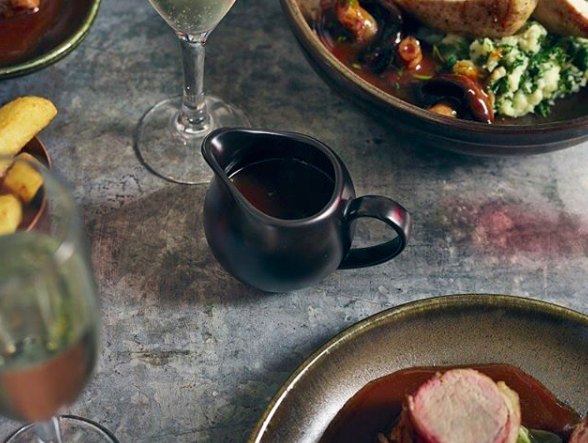 WalkingMatters's tweet photo. @Genware1 is making lunch more interesting with their NEW black matt porcelain jug!
#TabletopMatters
#Genware #tableware #porcelaintableware #tabletop #catering #tableservice #pouringjug https://t.co/r23HcROpFF