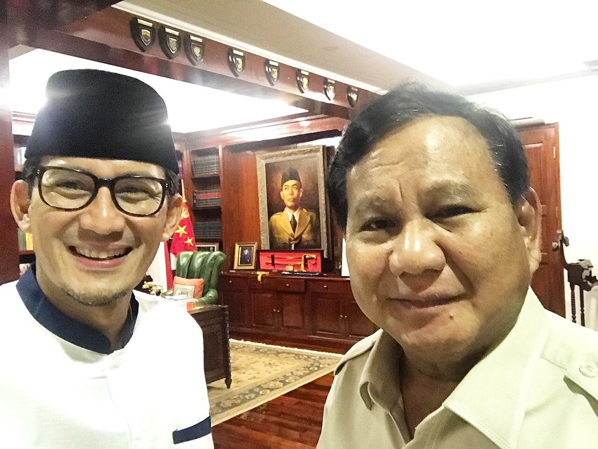 Selamat malam, masyarakat Indonesia. Saat ini saya sedang bersama Pak <a href="/prabowo/">Prabowo Subianto</a> di kediamannya. Kita sedang mempersiapkan acara esok sore yakni ‘Mengungkap Fakta-Fakta Kecurangan Pilpres 2019’ yang akan kita paparkan di Grand Sahid Jaya, Jenderal Sudirman, Jakarta Pusat.