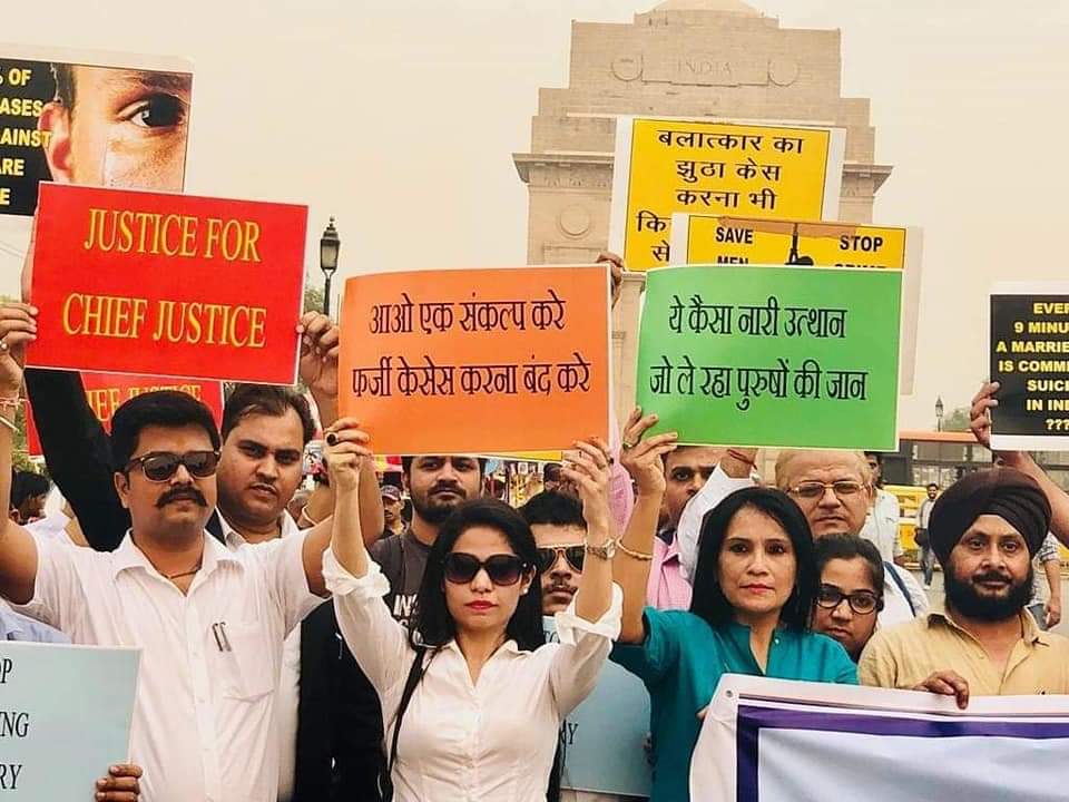 barkhatrehan16's tweet photo. Thanks to all media houses and contacts we invited....
Must say it was the biggest media turn out......🙏🙏 For #PurushAayog
#MenToo
#JusticeForChiefJustice https://t.co/TTtkbtw2CW