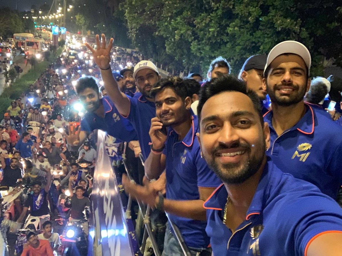 krunalpandya24's tweet photo. We’re celebrating with the ones that always have our back 💙🌟 #OneFamily https://t.co/Zu0o4Un0eH