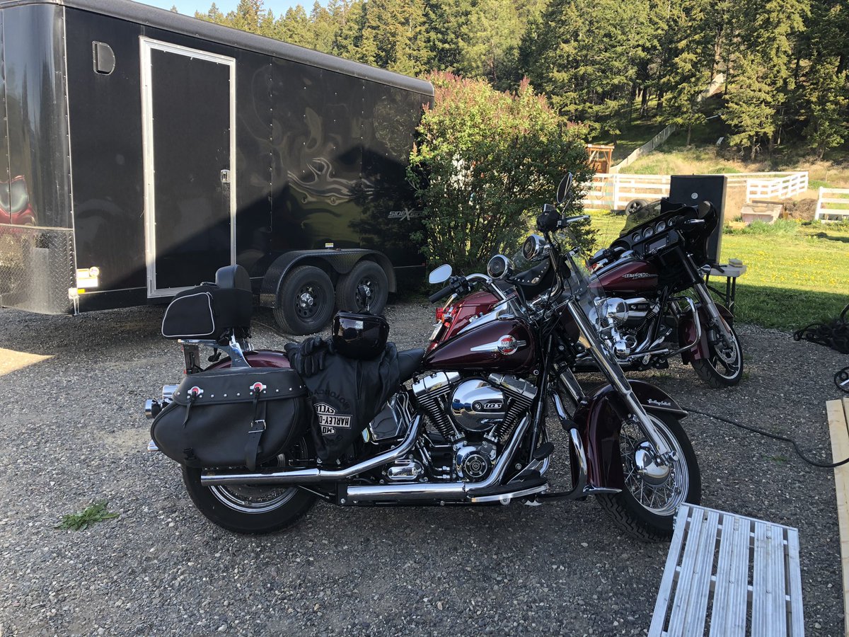 tiggerlingren's tweet photo. Ruby is ready & so am I! #FirstRideOfTheYear #GirlPower #HarleyGirl https://t.co/Aoi8g80cSn