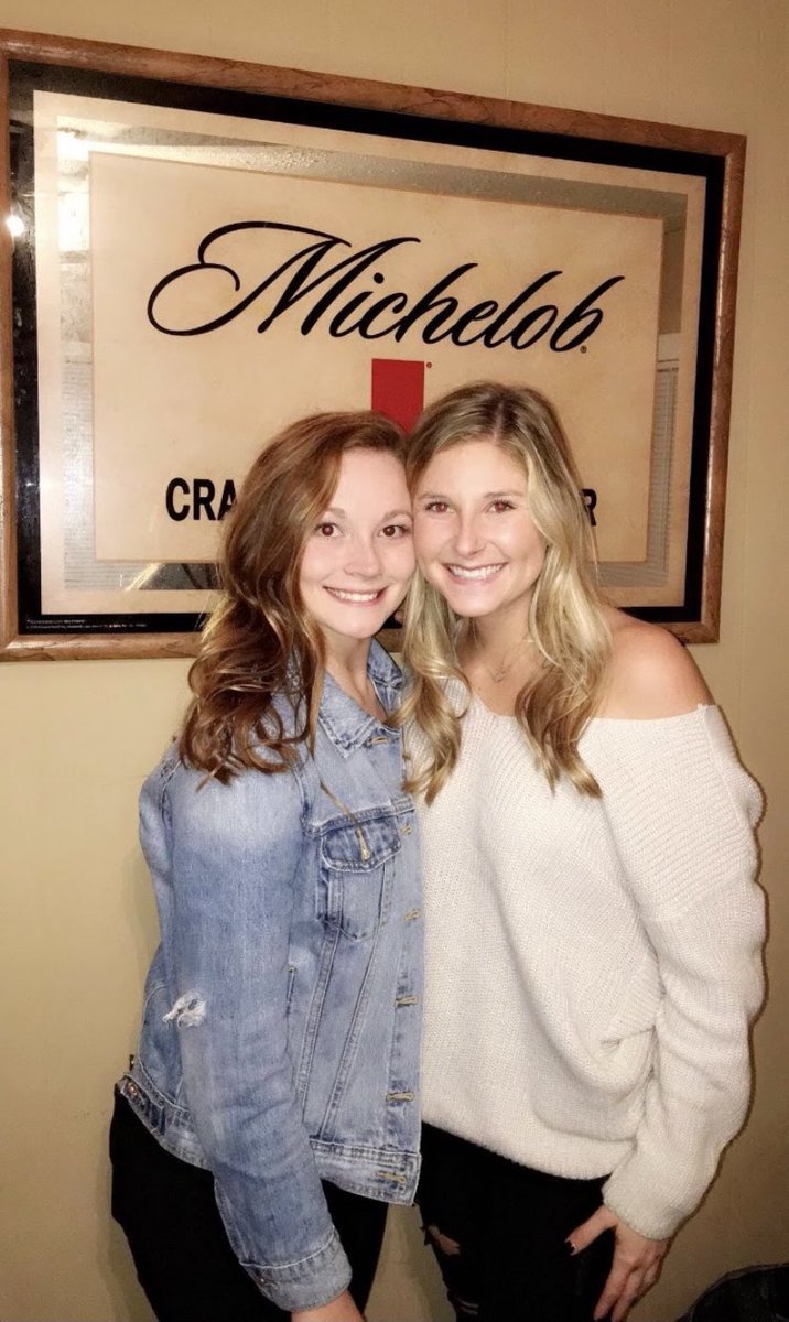 Emma_Honas22's tweet photo. Happy birthday Jos!! Thanks for everything you do. Miss and love you so much 💛 @jallen_32 https://t.co/GpIaGyk1ou